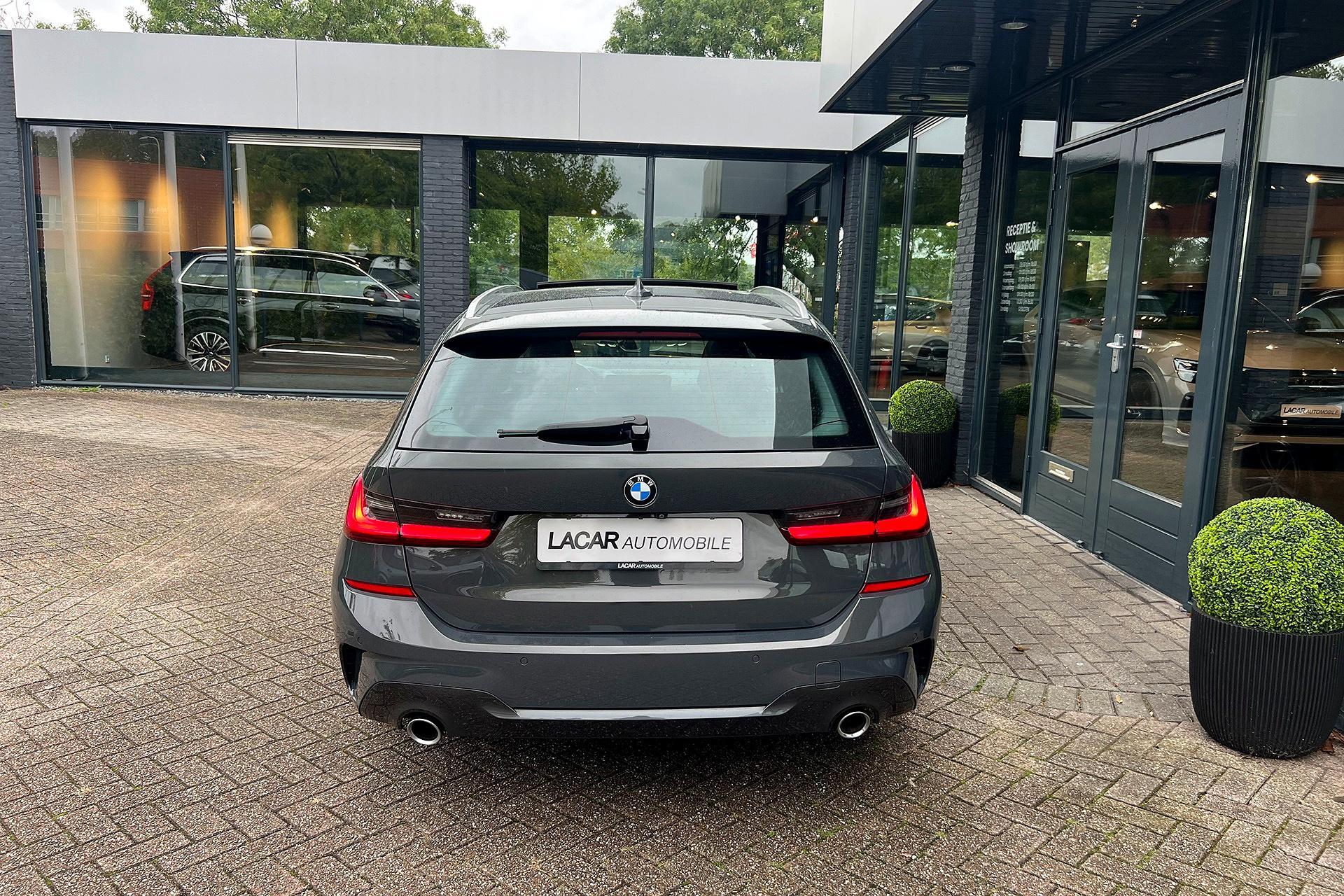 Foto van BMW 330i