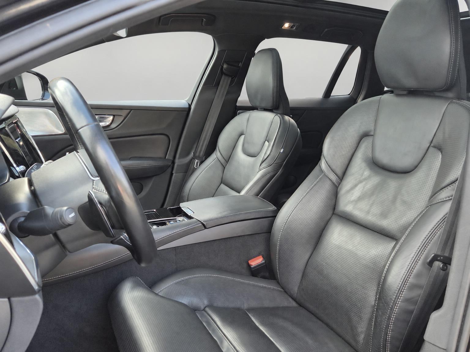 Foto van Volvo V60 T6 Twin Engine