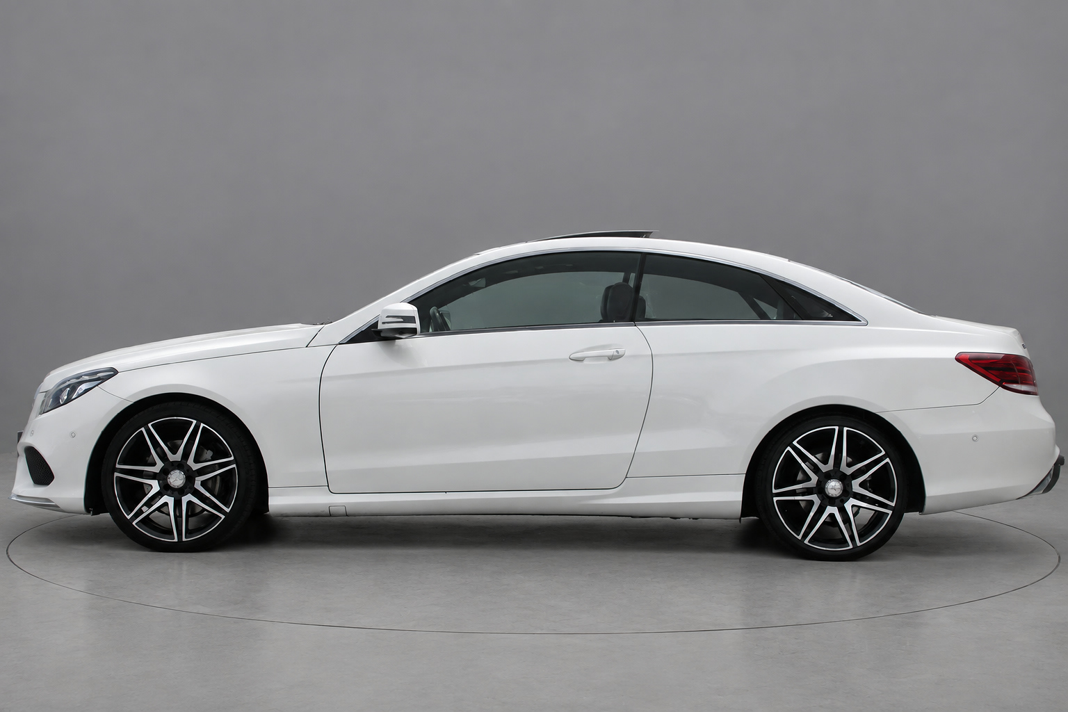 Foto van Mercedes-Benz E 320