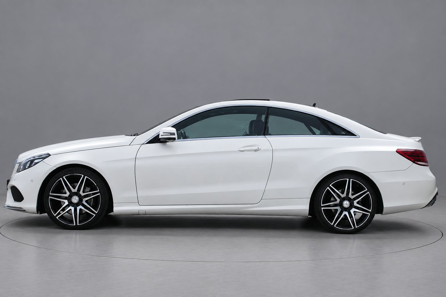 Foto van Mercedes-Benz E 320