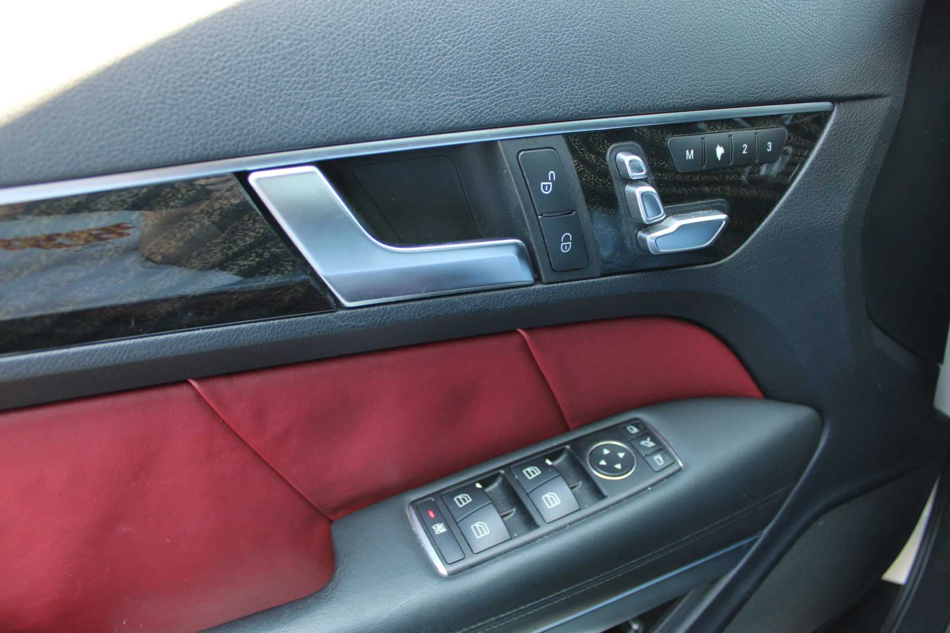 Foto van Mercedes-Benz E 320