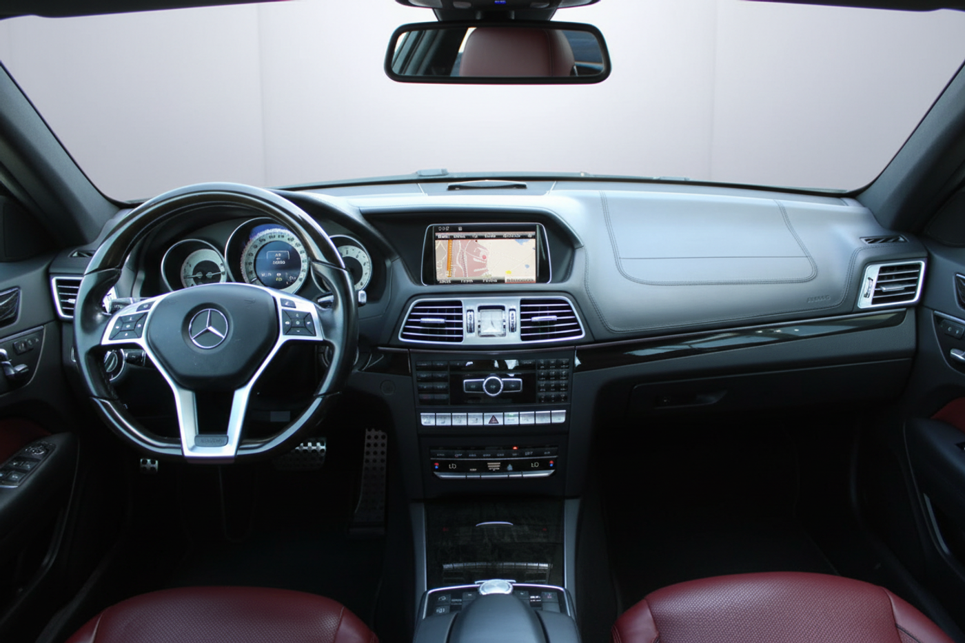 Foto van Mercedes-Benz E 320