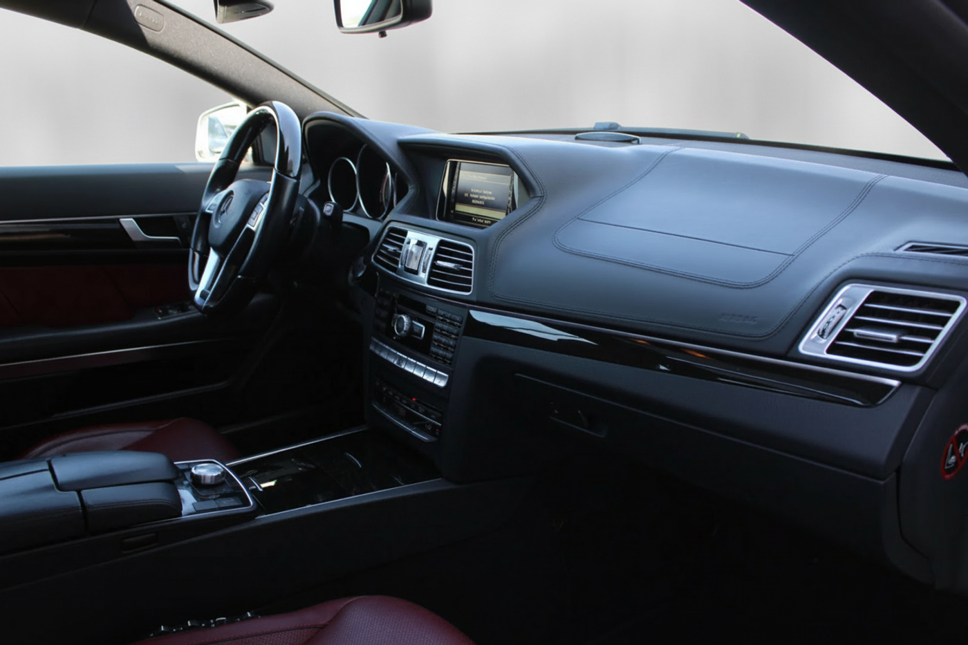Foto van Mercedes-Benz E 320