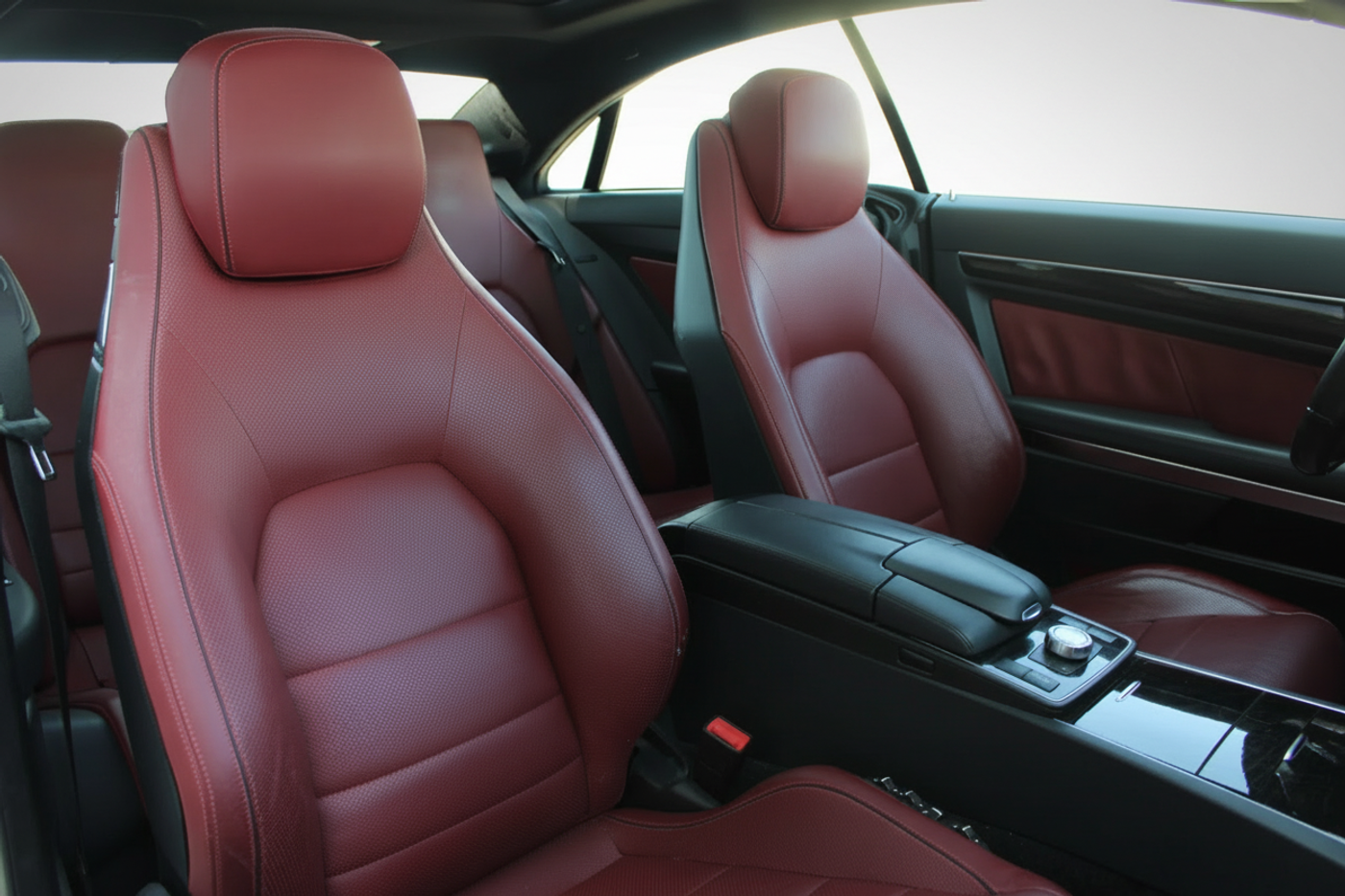 Foto van Mercedes-Benz E 320