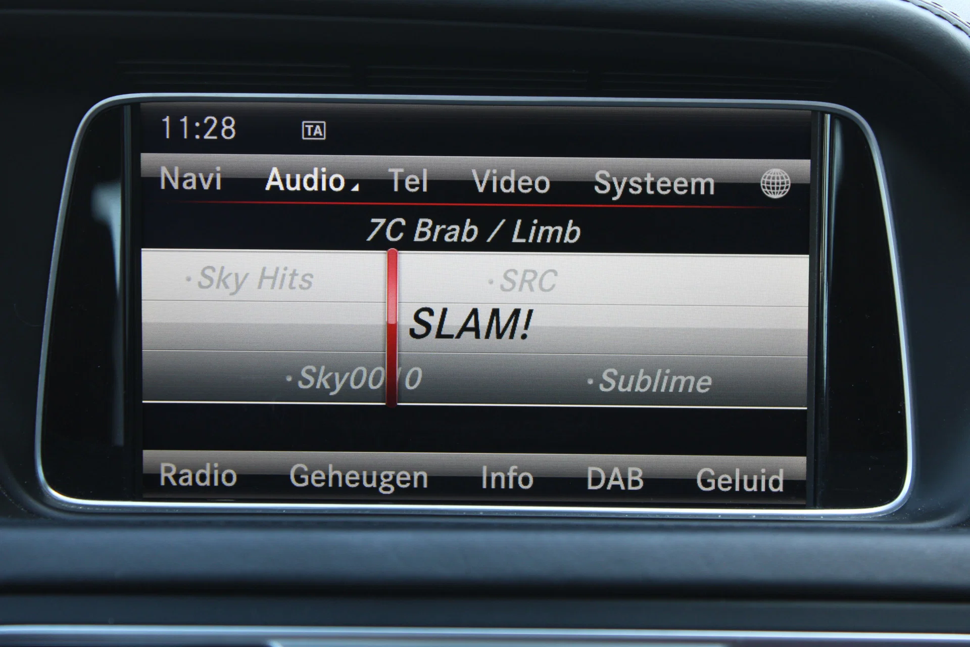 Foto van Mercedes-Benz E 320