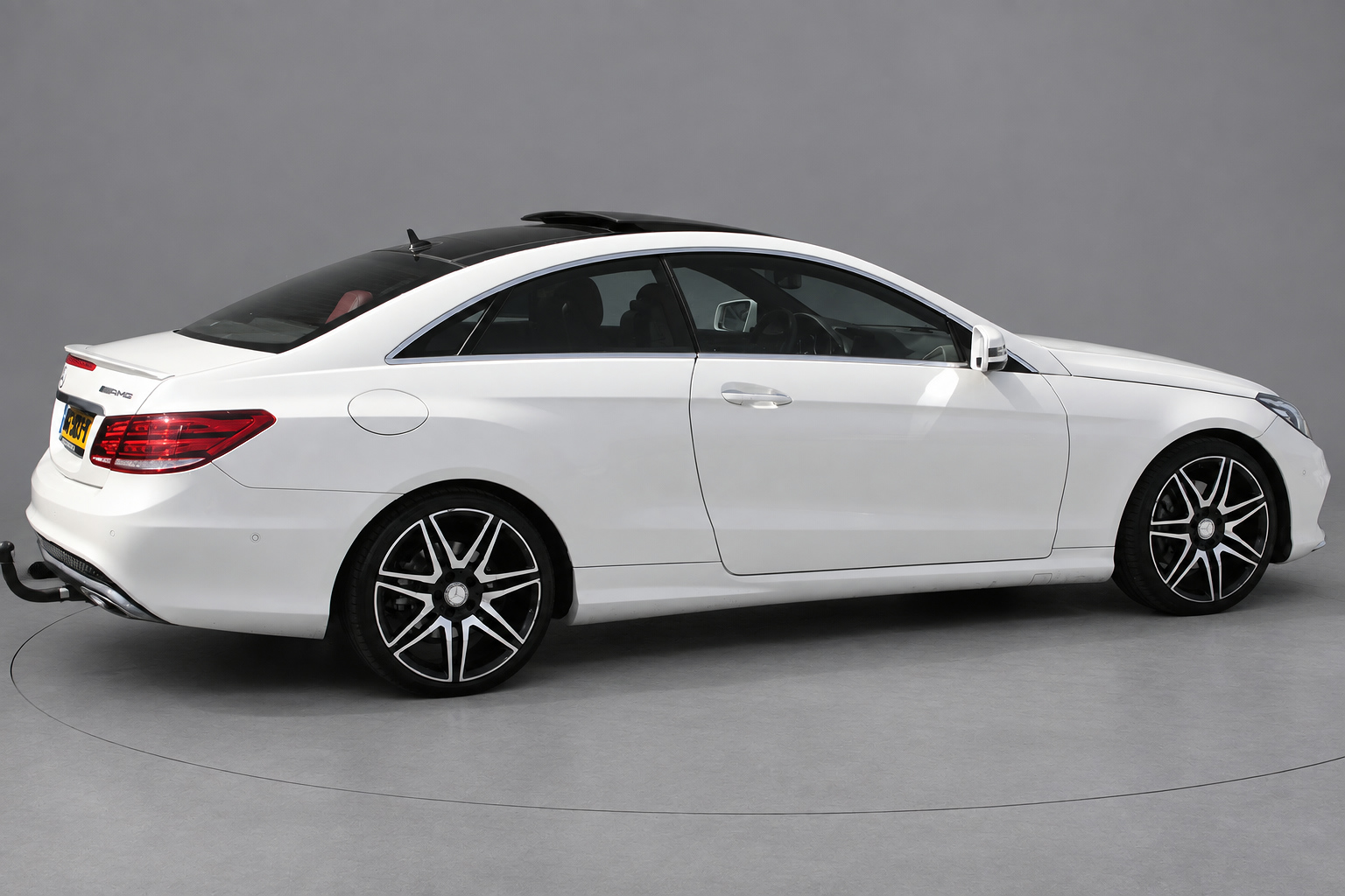 Foto van Mercedes-Benz E 320