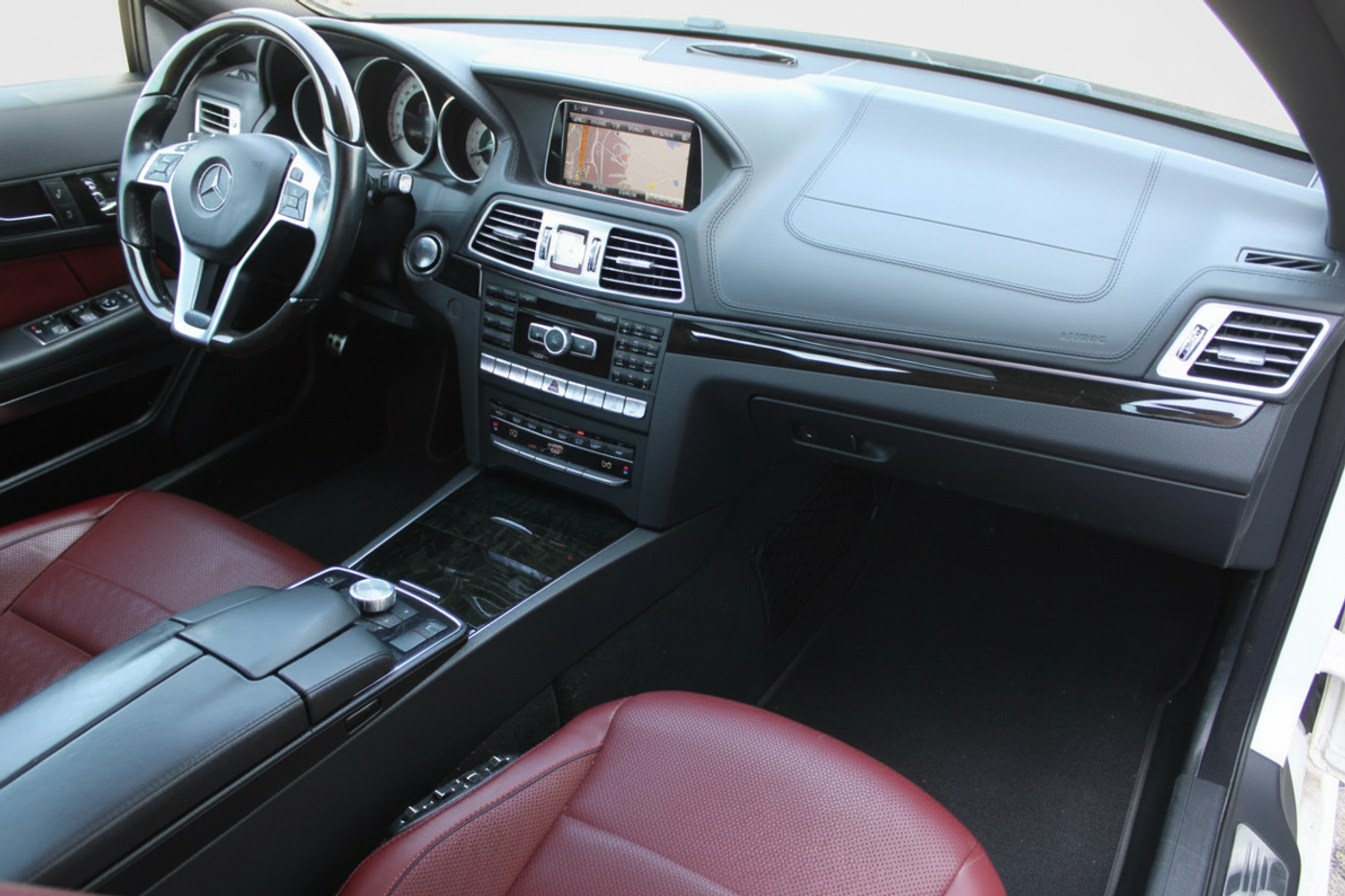 Foto van Mercedes-Benz E 320