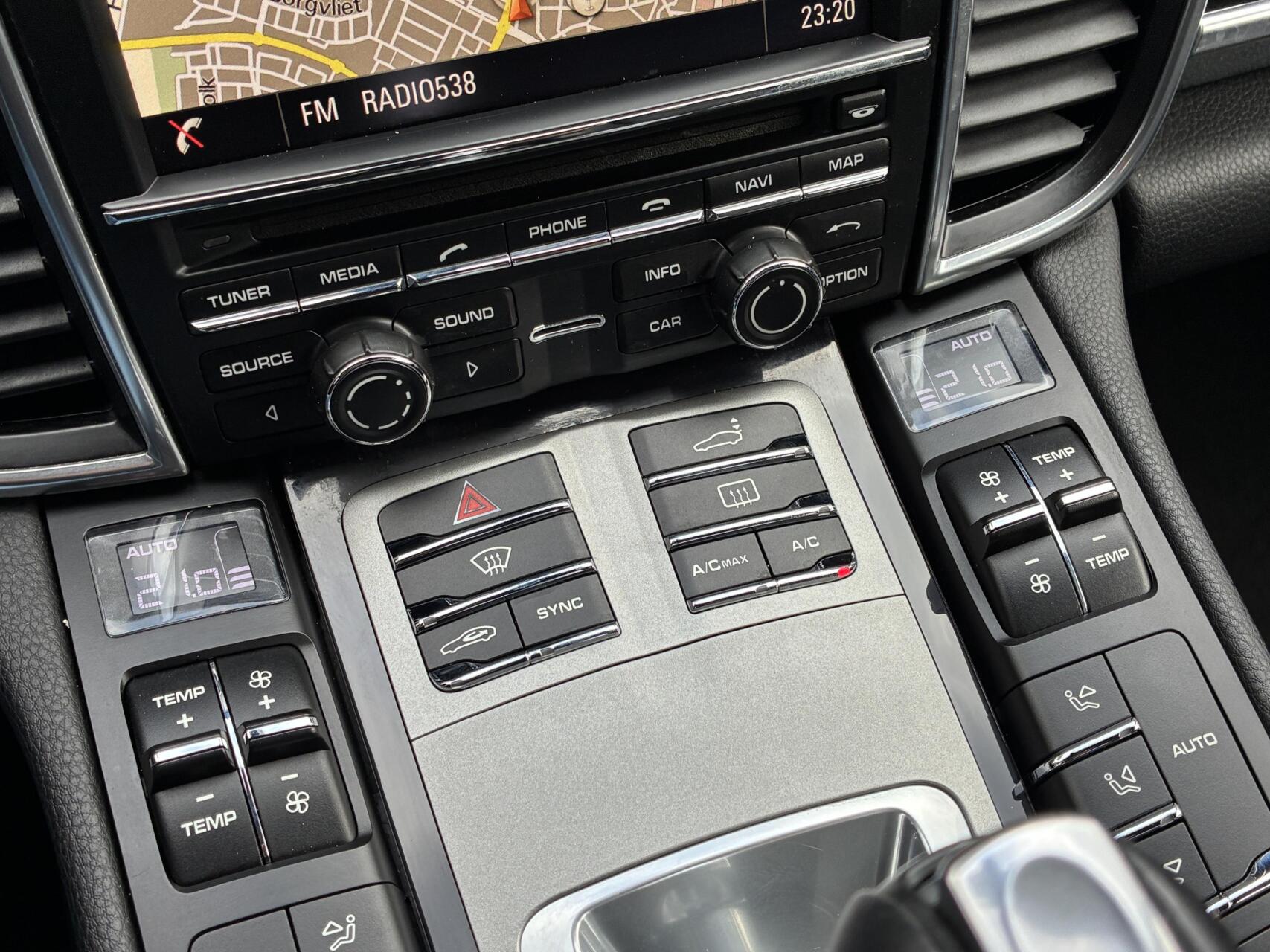Foto van Porsche Panamera S E-hybrid
