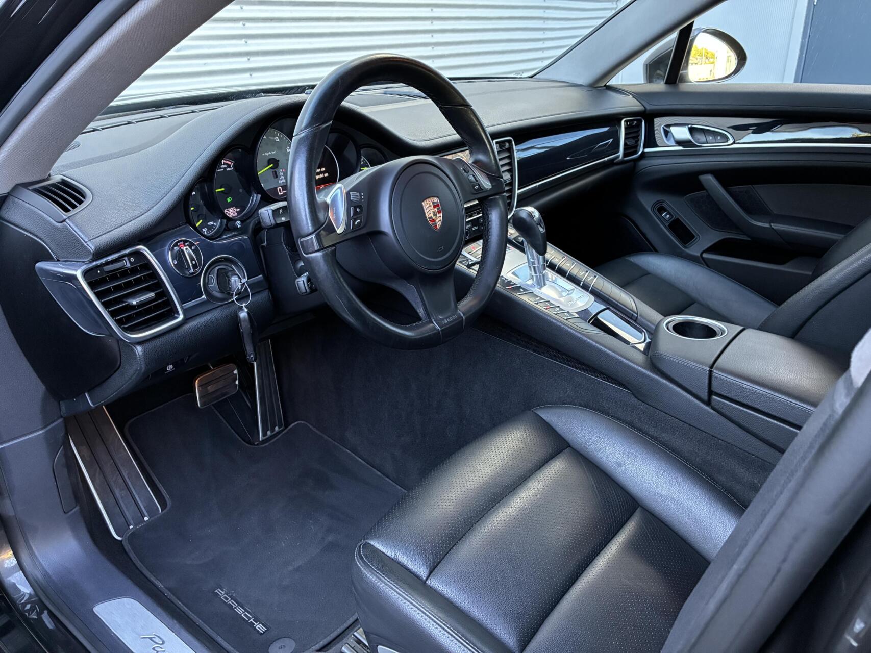 Foto van Porsche Panamera S E-hybrid