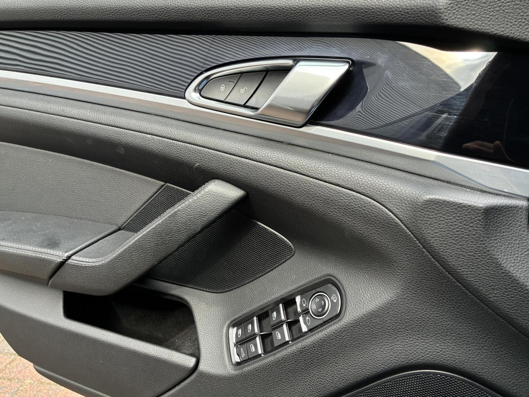 Foto van Porsche Panamera S E-hybrid