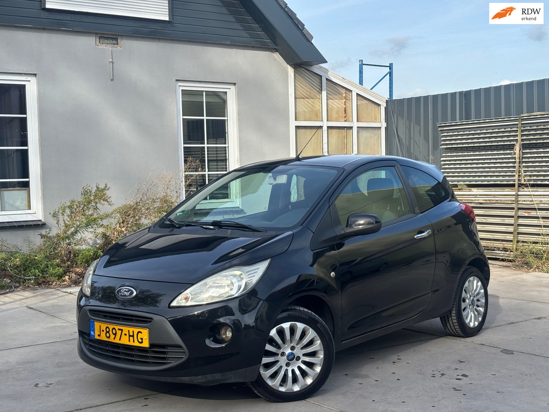Ford Ka 1.2 Limited | Nieuwe APK | Airco | El. Ramen | Sportvelgen | Rijklaar! 2010 - voorkant
