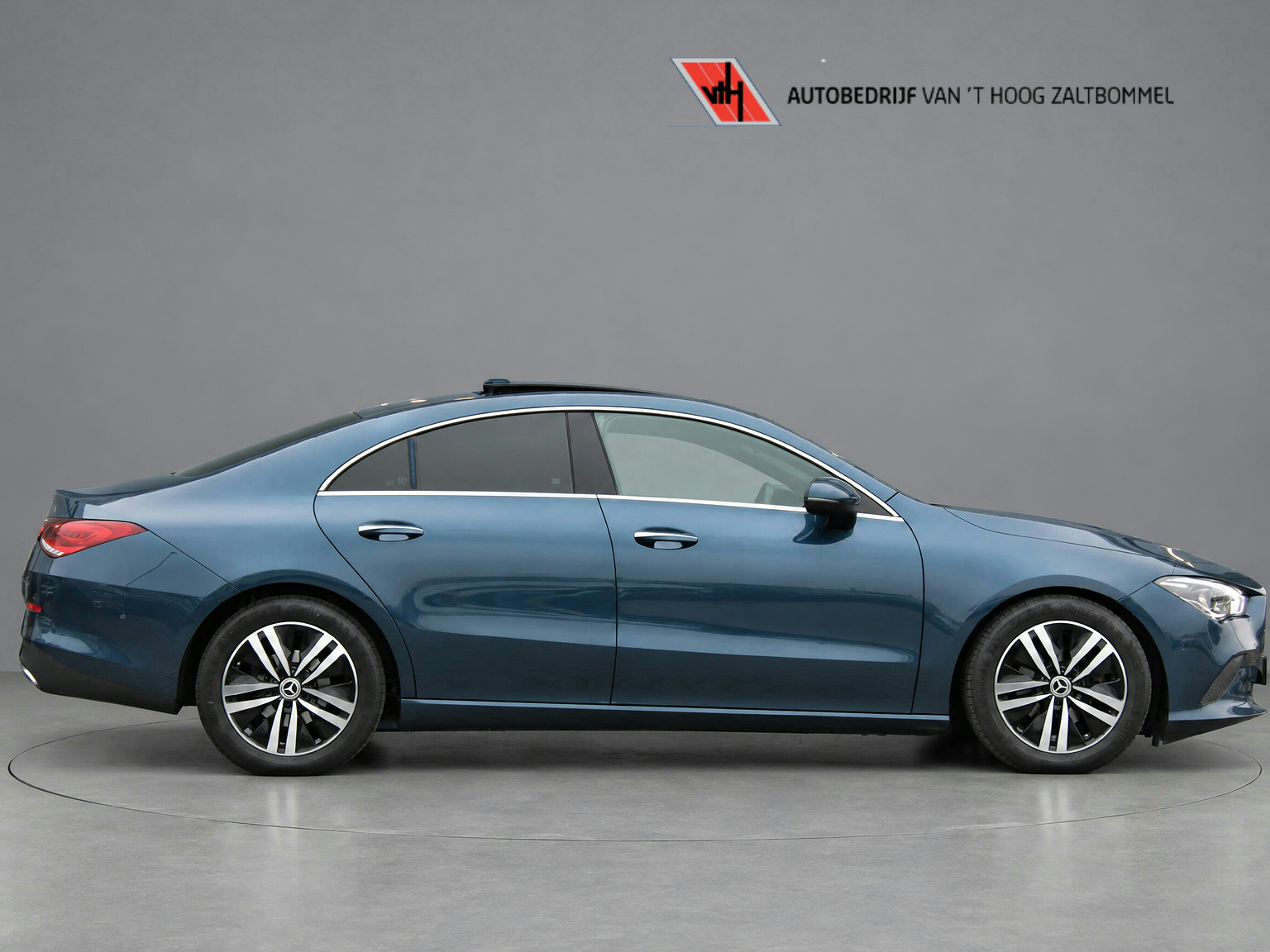 Mercedes-Benz Cla 180 AUT7 Luxury Line LEDER MEMORY PANORAMADAK SFEER KEY-LESS GO 2020 - voorkant