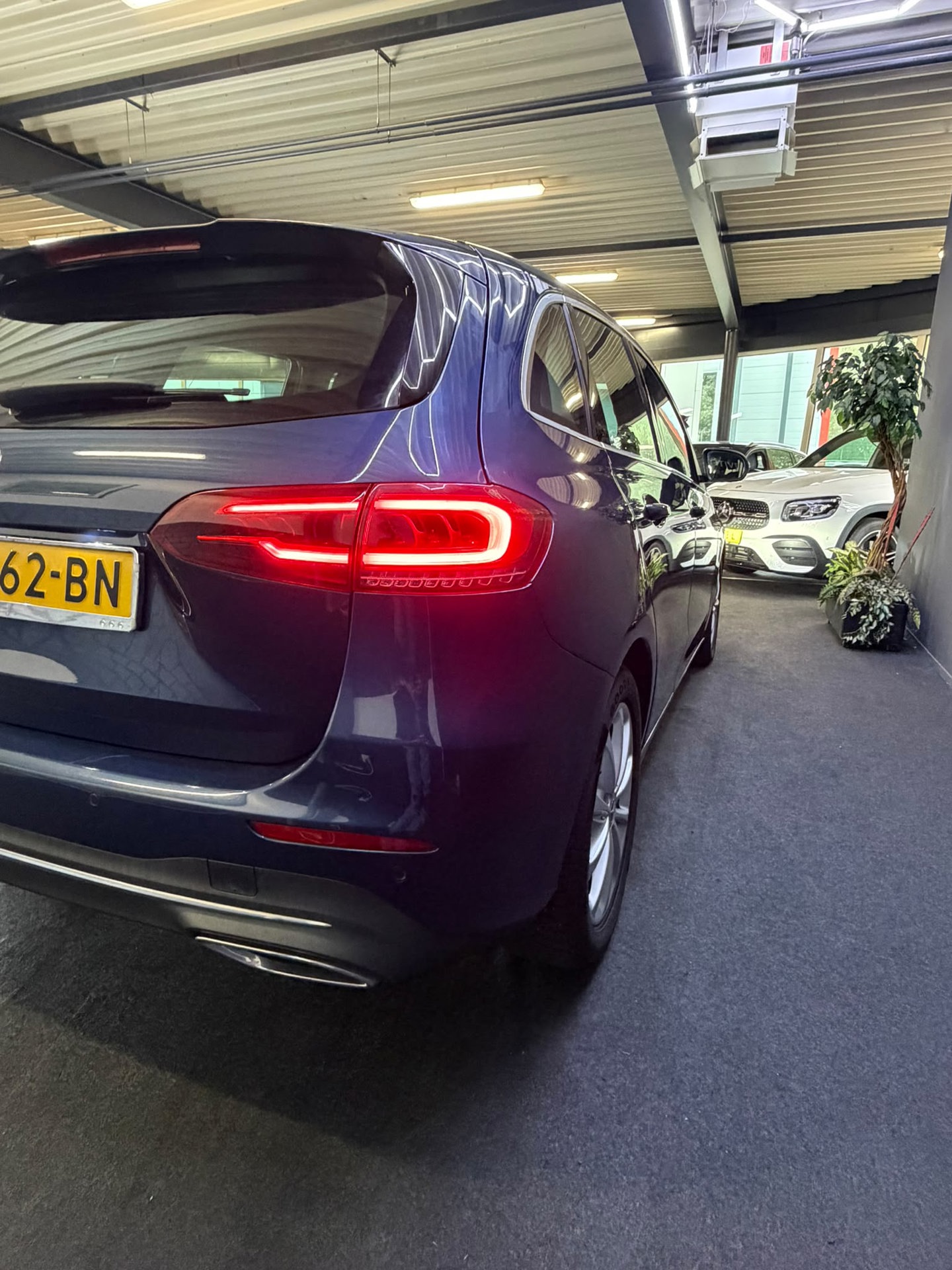 Foto van Mercedes-Benz B 220 4Matic