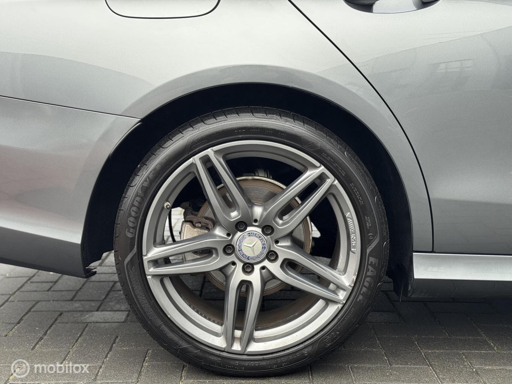 Foto van Mercedes-Benz E 220 D