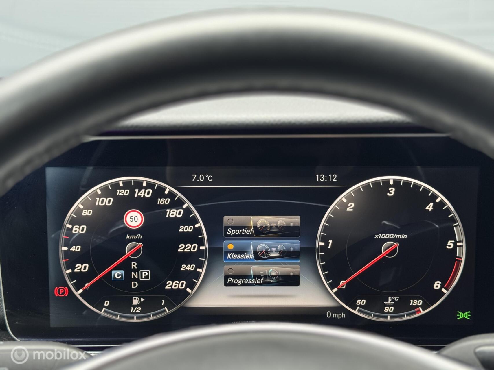Foto van Mercedes-Benz E 220 D