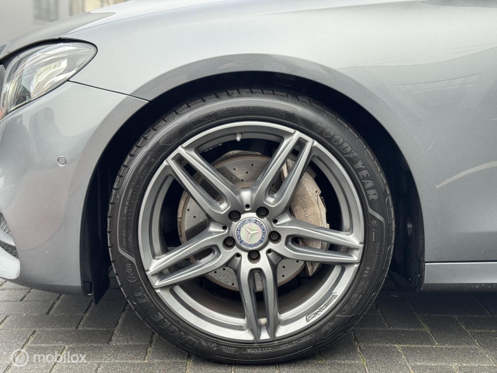 Foto van Mercedes-Benz E 220 D