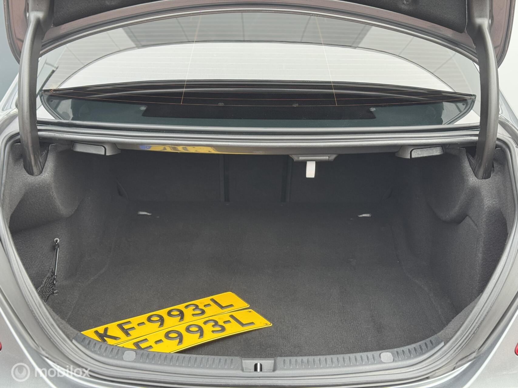 Foto van Mercedes-Benz E 220 D