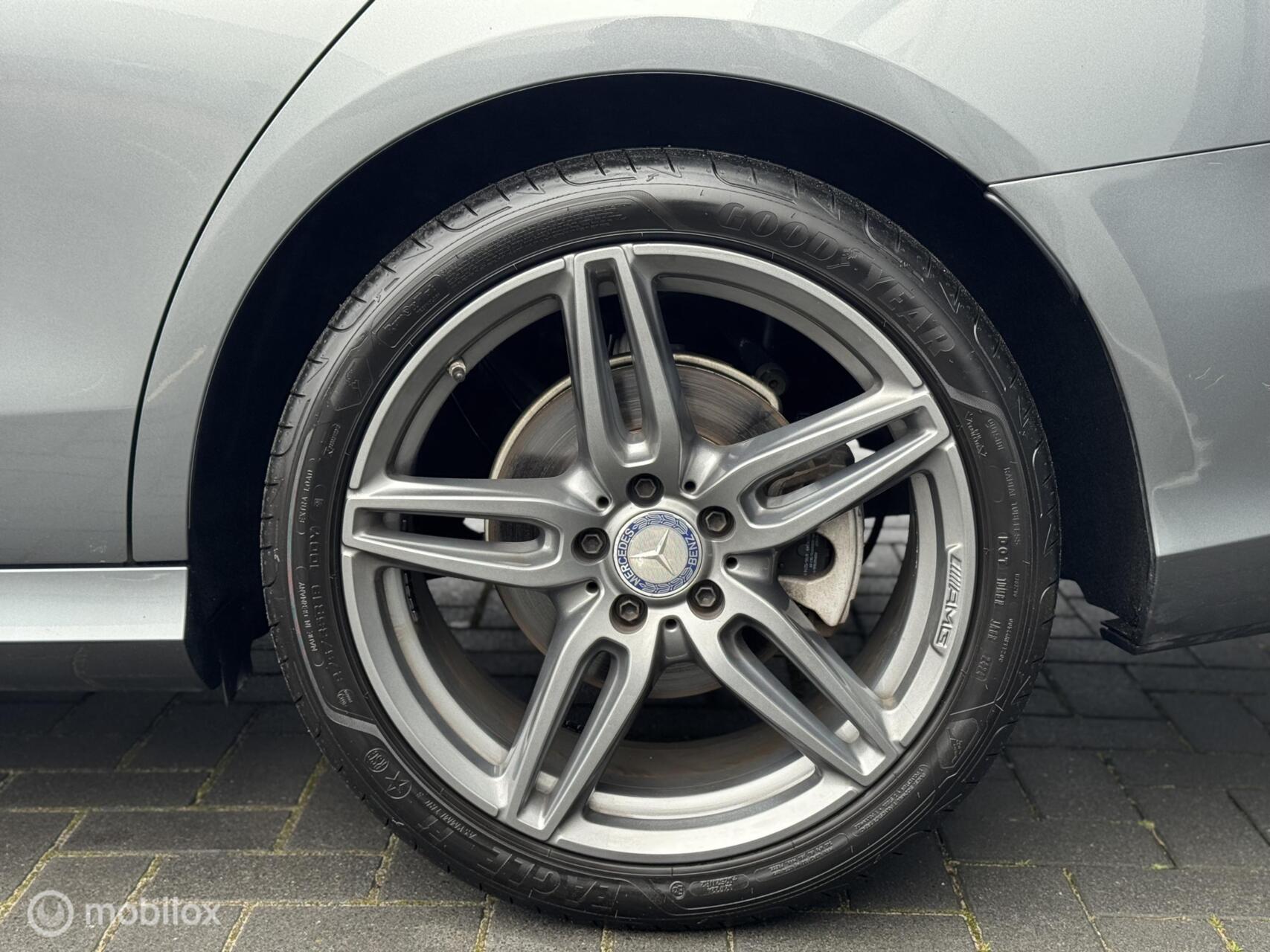 Foto van Mercedes-Benz E 220 D