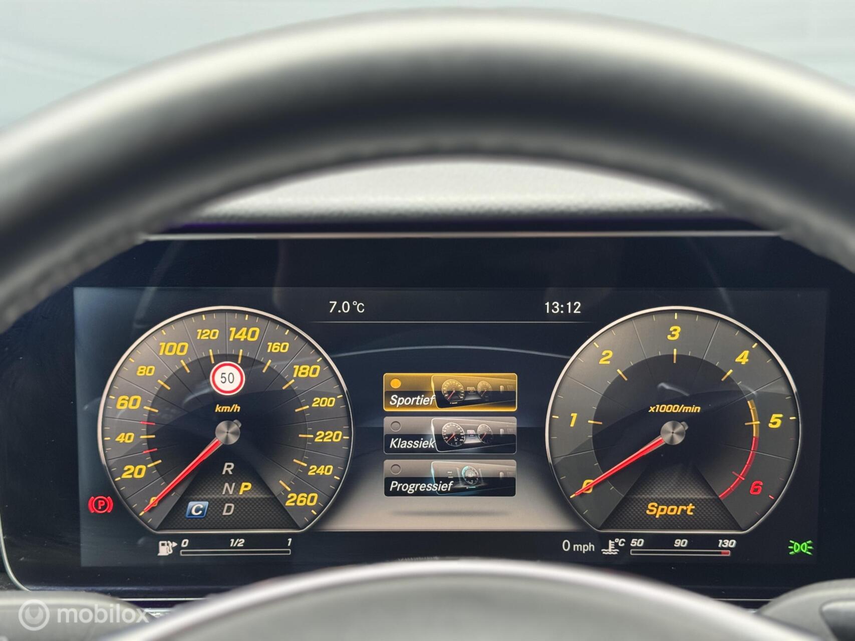 Foto van Mercedes-Benz E 220 D