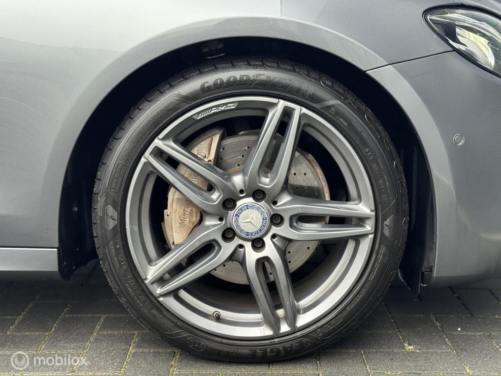 Foto van Mercedes-Benz E 220 D
