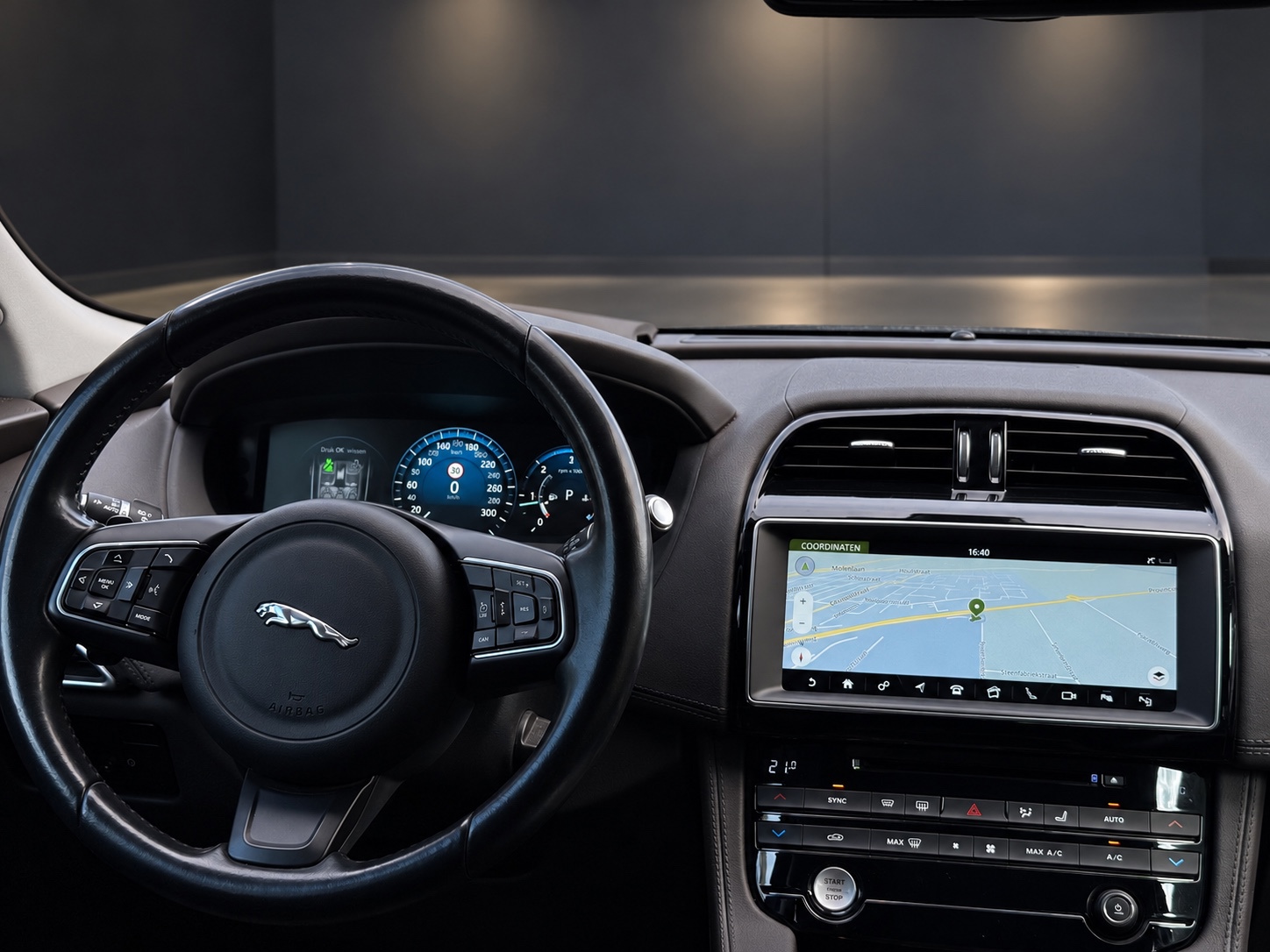 Foto van Jaguar Jaguar F-pace