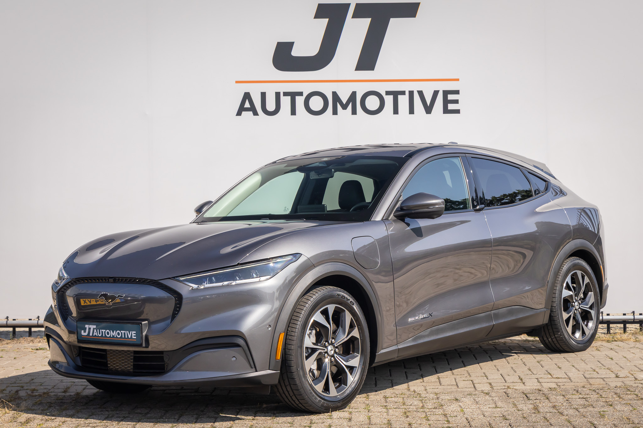 Ford Mustang Mach-e Extended RWD 98 kWh nlauto 360camera | B&O adaptive cruise | stoelverwarming | Stuurverwarming | Elektrische kofferbak | Carplay 2021 - voorkant