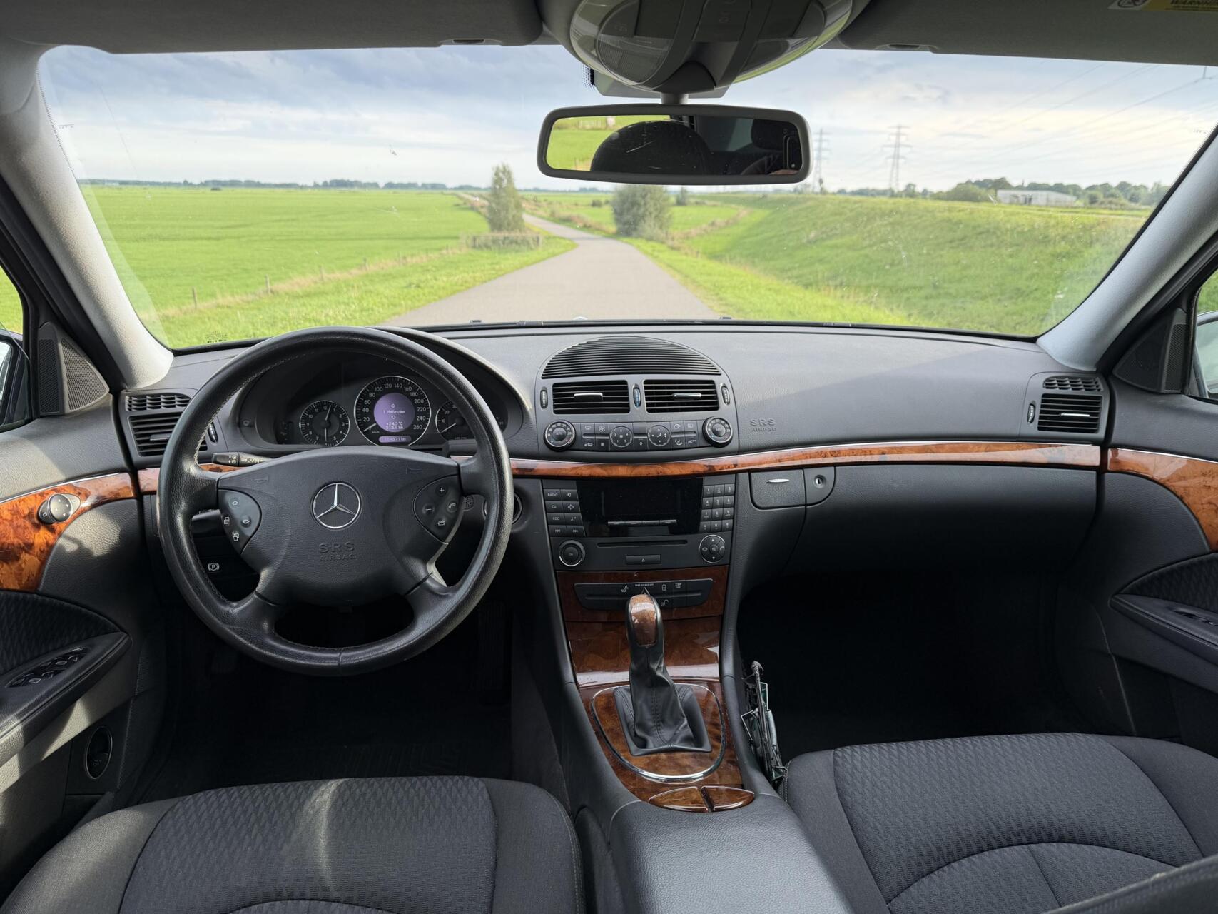 Foto van Mercedes-Benz E 240