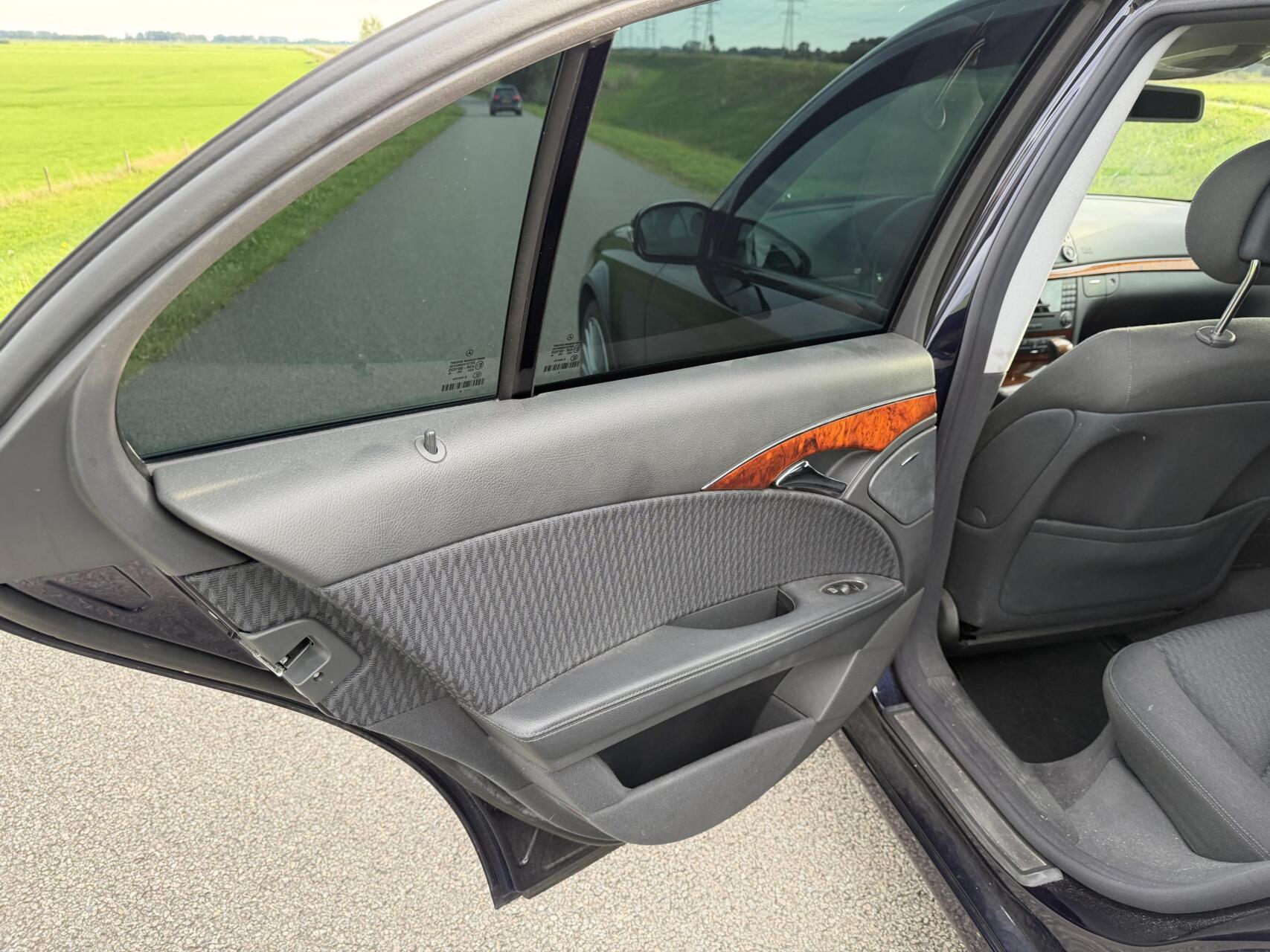 Foto van Mercedes-Benz E 240