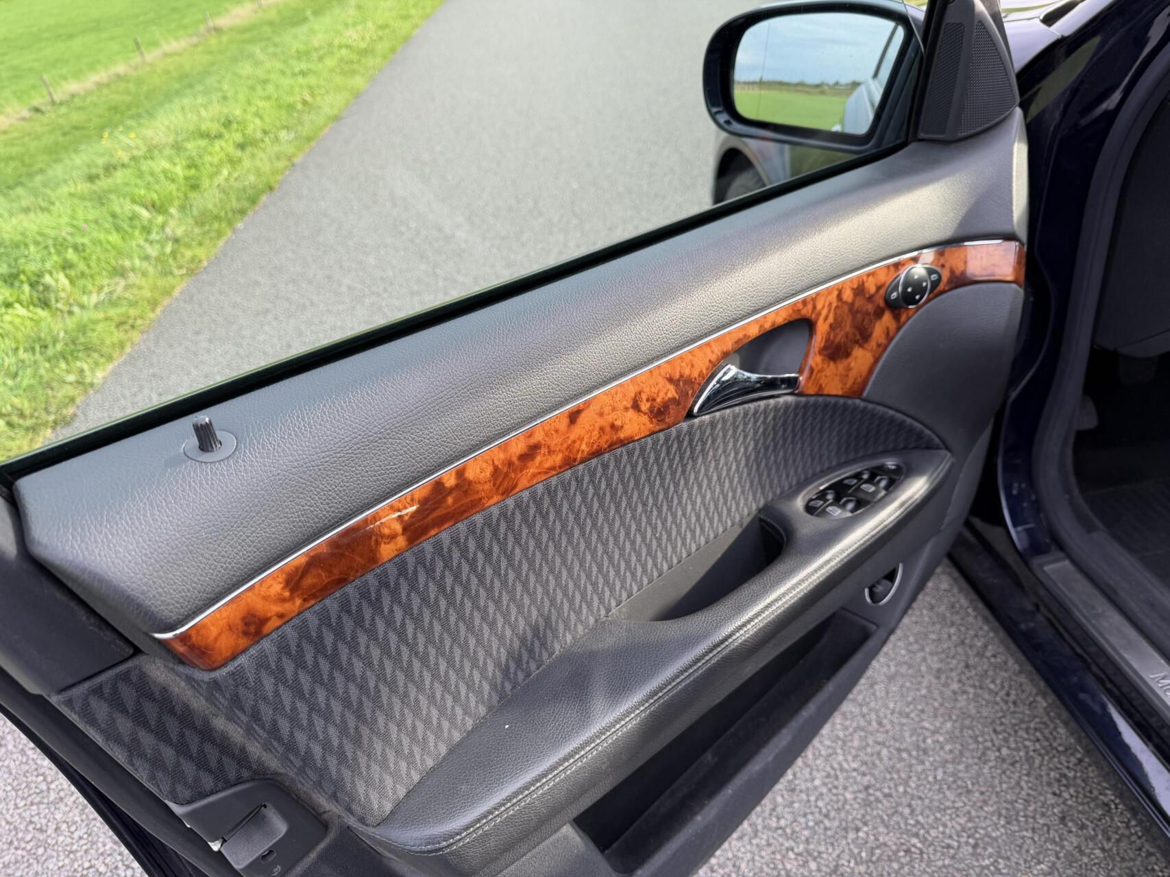 Foto van Mercedes-Benz E 240