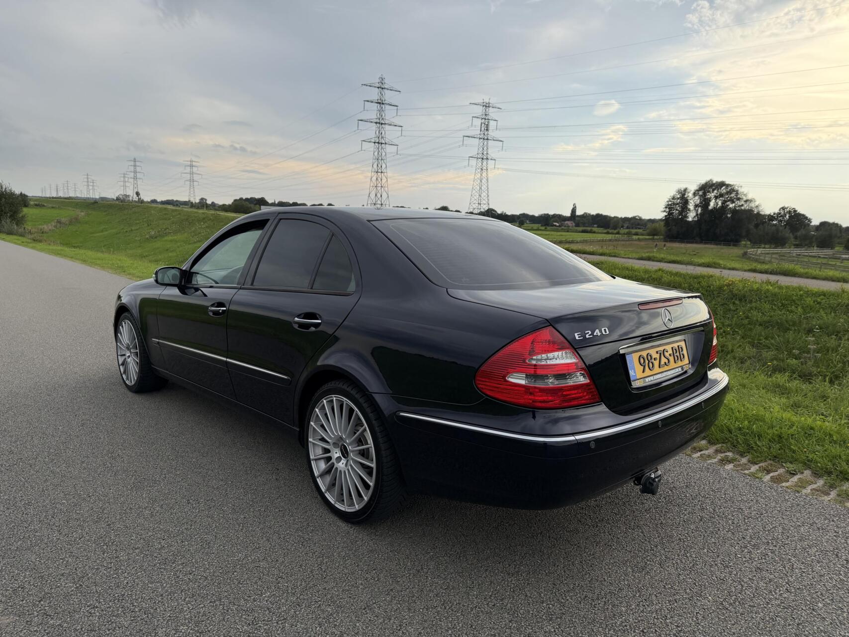 Foto van Mercedes-Benz E 240