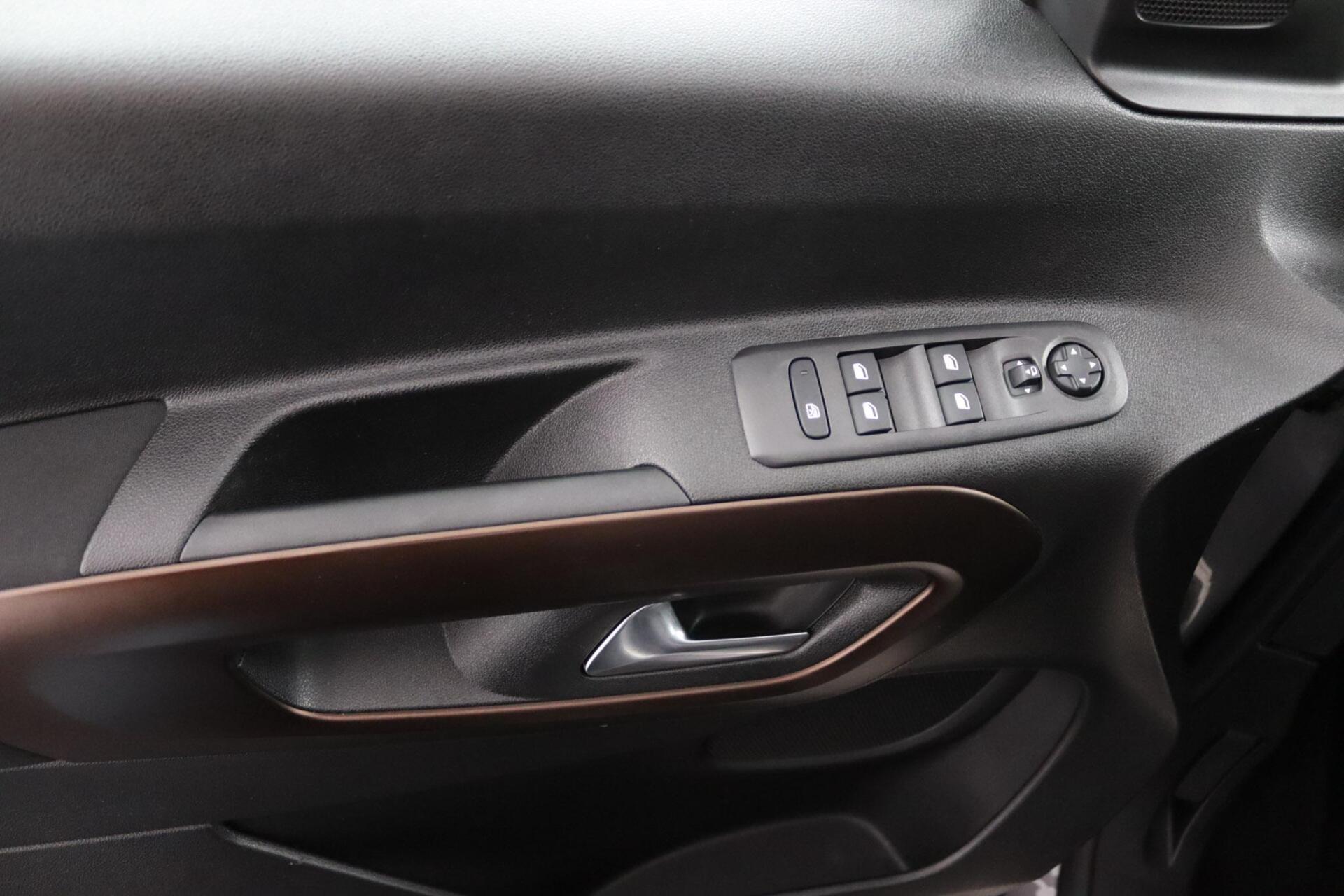 Foto van Peugeot Rifter