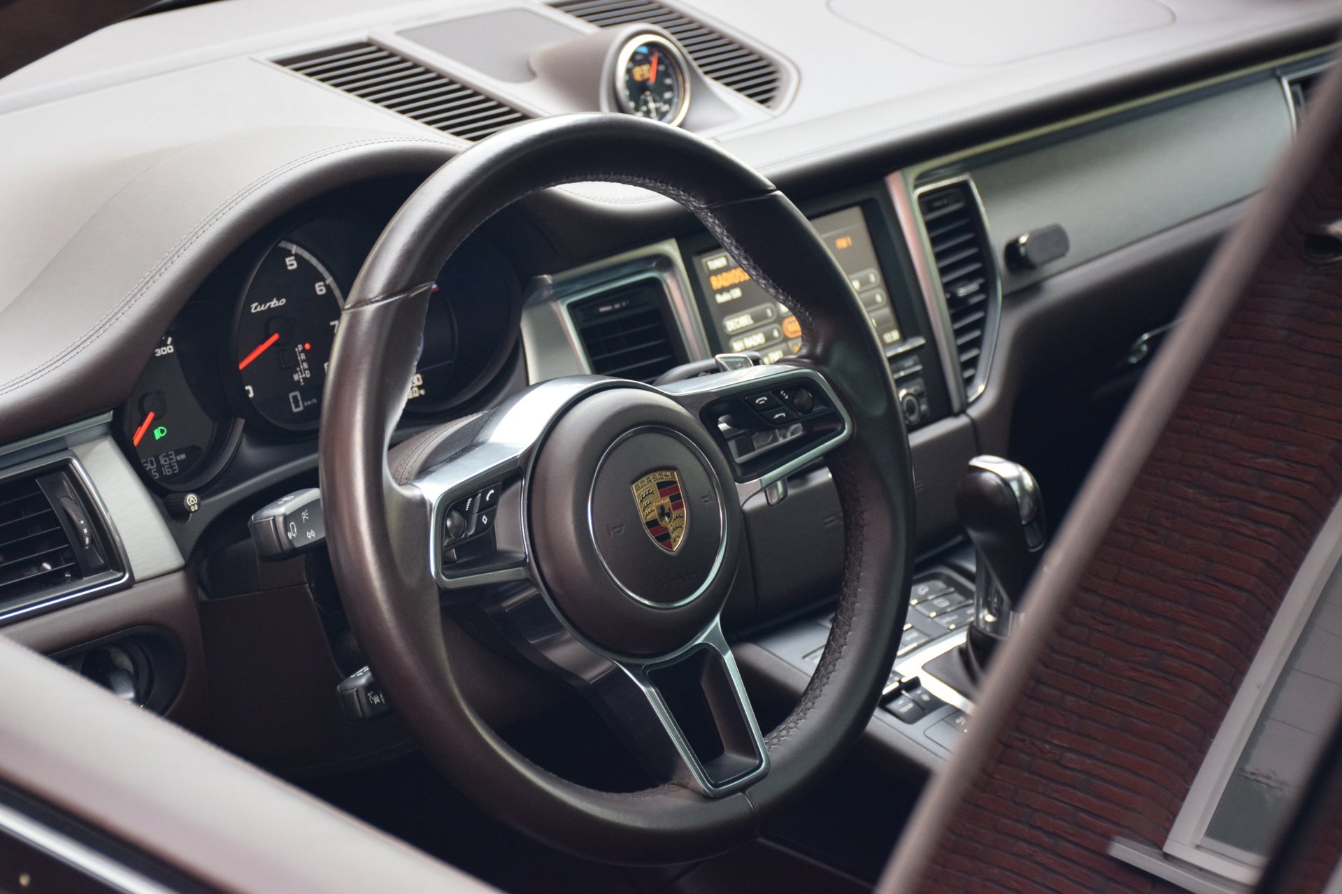 Foto van Porsche Macan Turbo