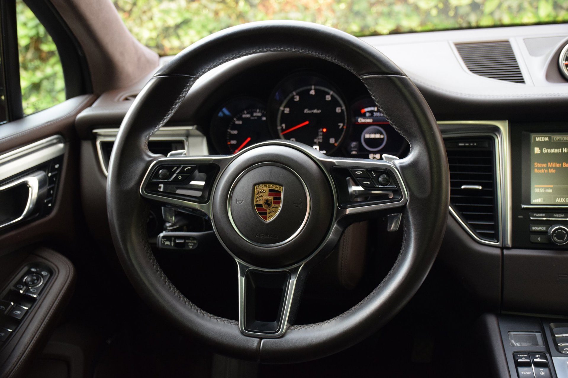 Foto van Porsche Macan Turbo