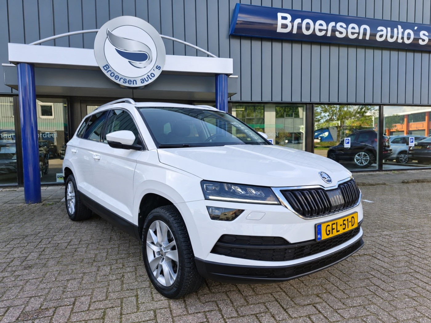 Skoda Karoq 1.5 TSI Business Edition | 150 PK | Automaat | Navigatie | Cruise Control | Stoelverwarming V+A | 2022 - voorkant