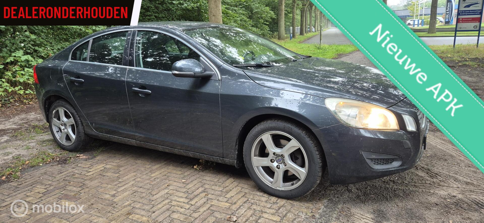 Volvo S60 1.6 D2 Momentum 2012 - voorkant