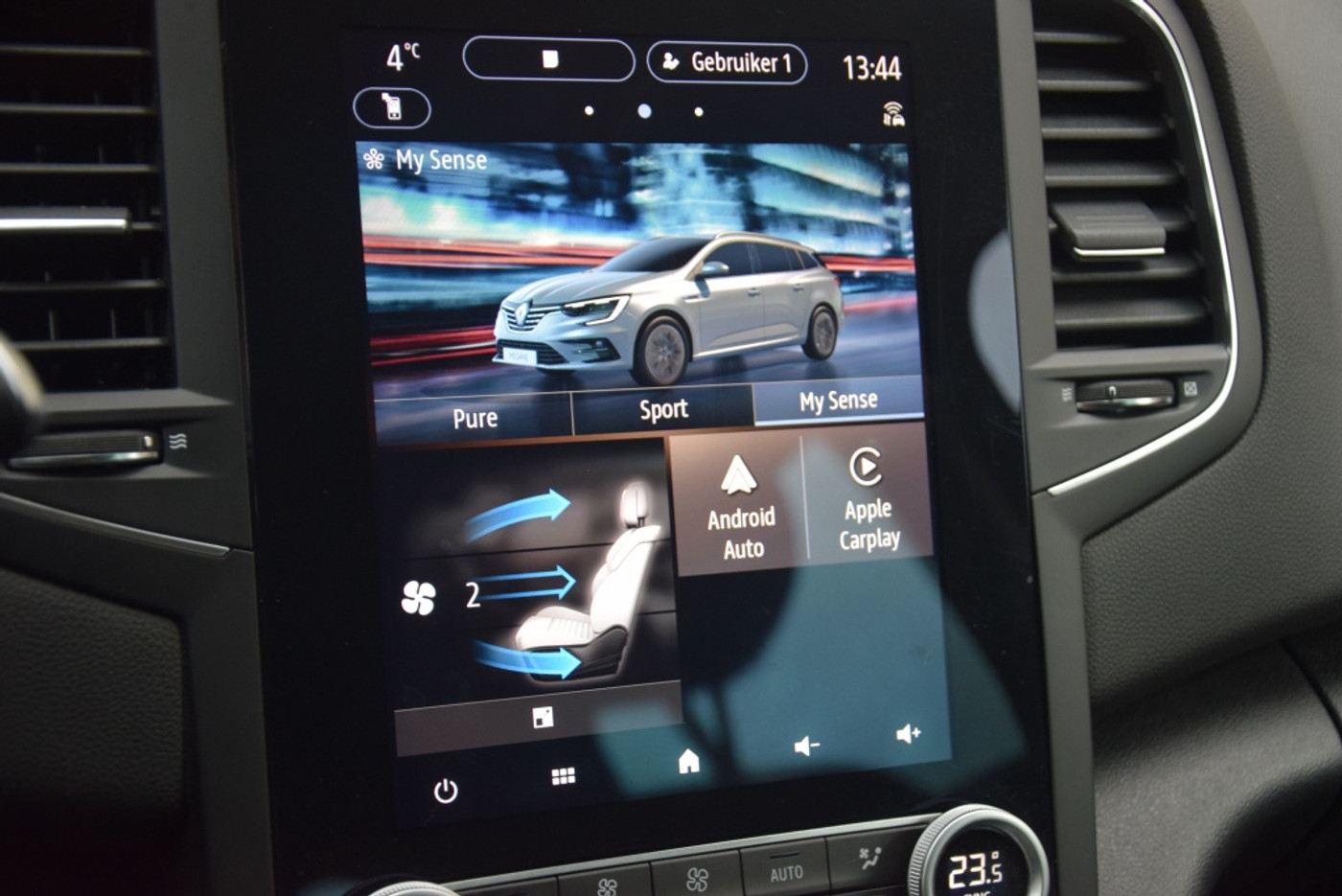 Foto van Renault Megane E-tech Plug-in Hybrid