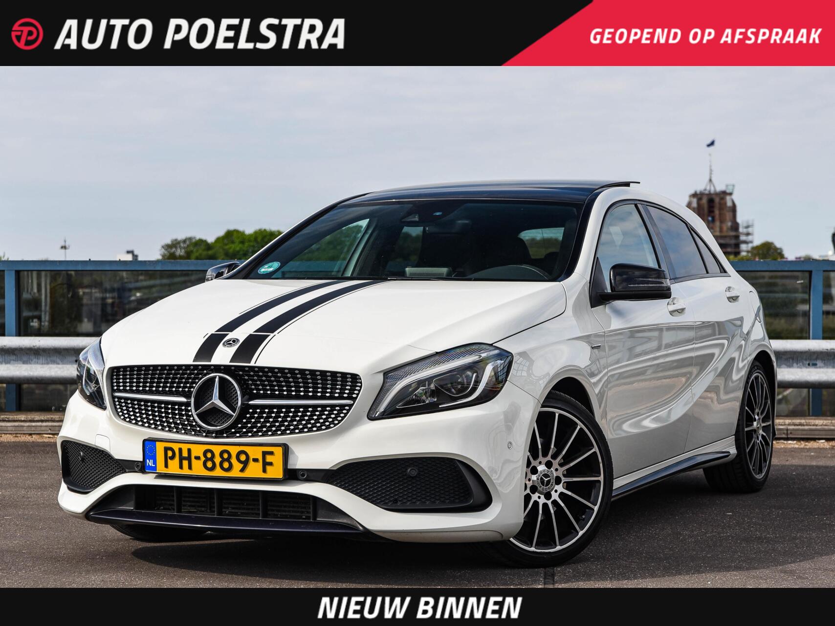 Mercedes-Benz A 180 D 180 d AMG White Art Edition Panoramadak Camera LED Stoelverwarming Sfeerverlichting Apple CarPlay/Android Auto Dealeronderhouden 2017 - voorkant