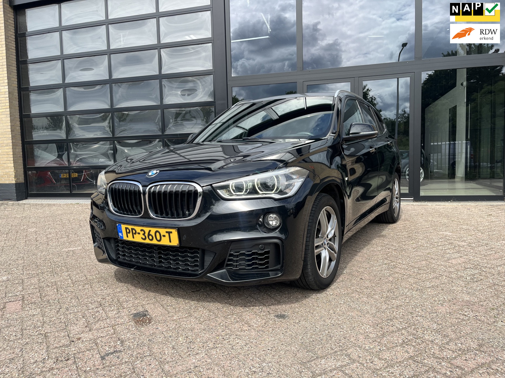 BMW X1 Sdrive18i SDrive18i High Executive, M-Pakket, Led 2017 - voorkant