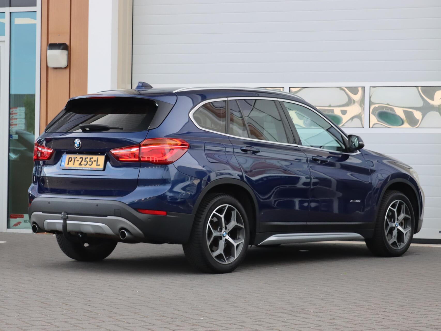 Foto van BMW X1 Xdrive20i