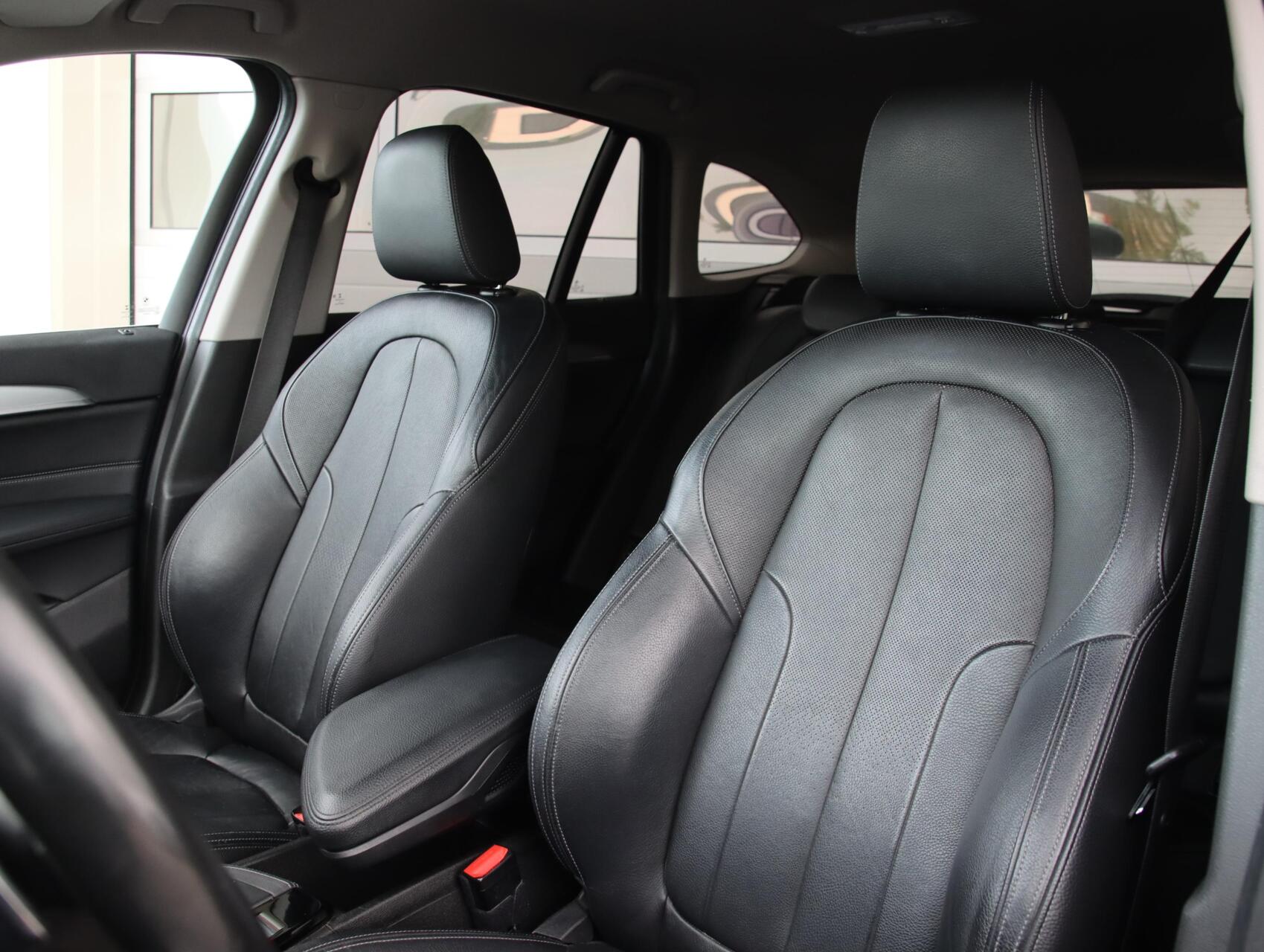 Foto van BMW X1 Xdrive20i