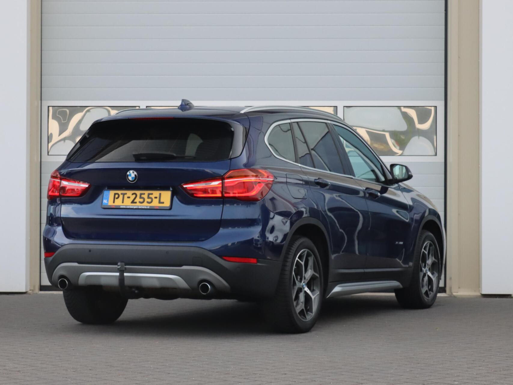 Foto van BMW X1 Xdrive20i