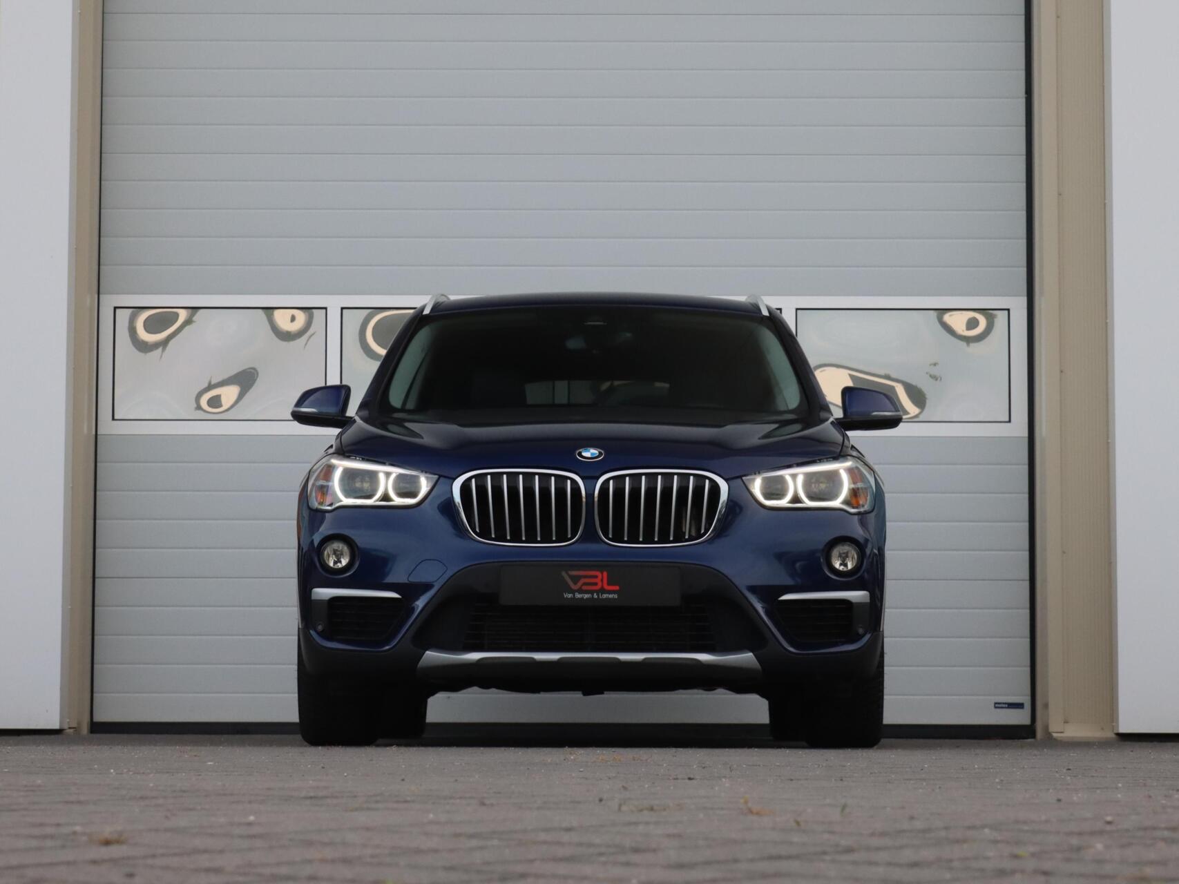 Foto van BMW X1 Xdrive20i