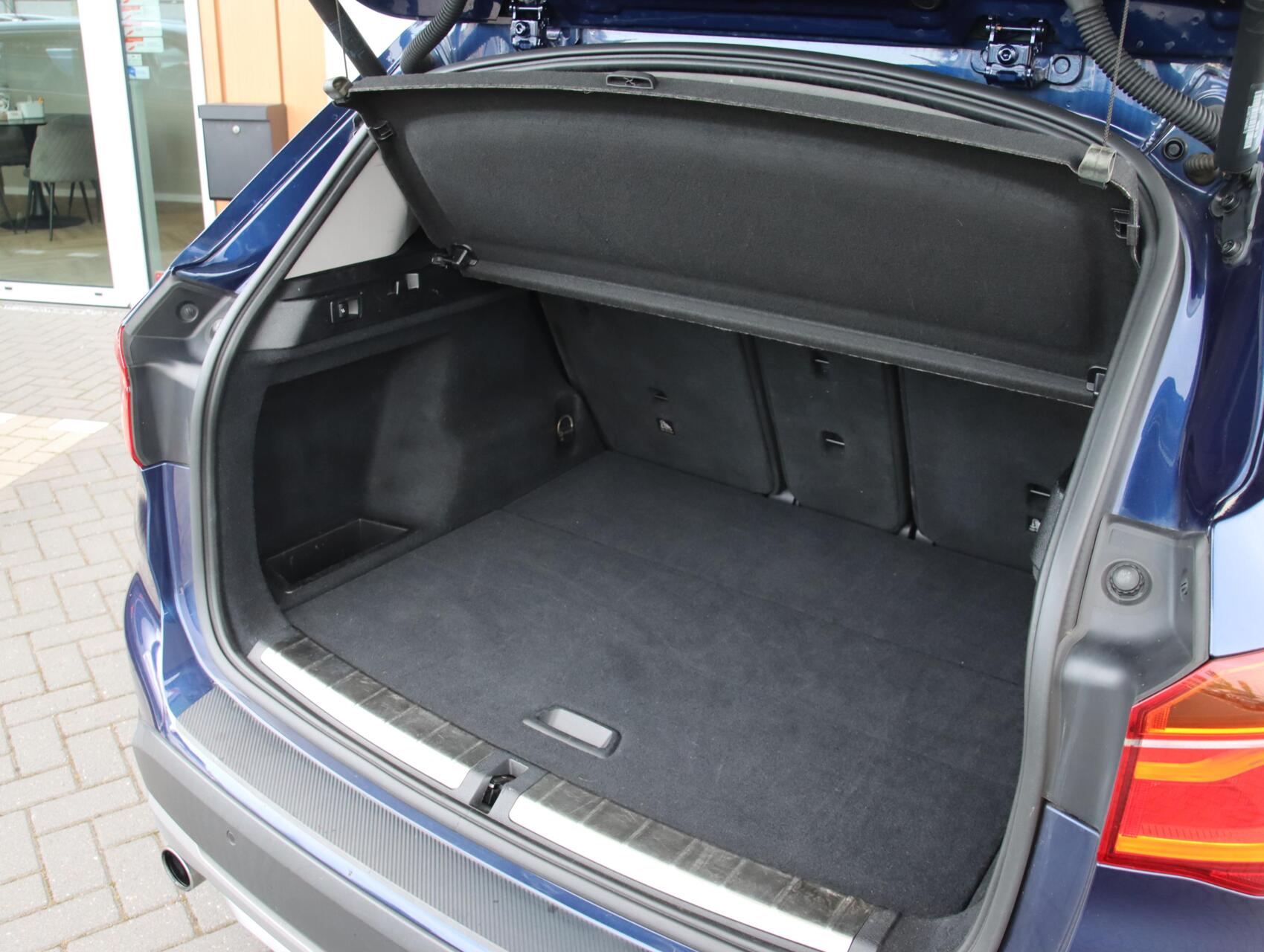 Foto van BMW X1 Xdrive20i