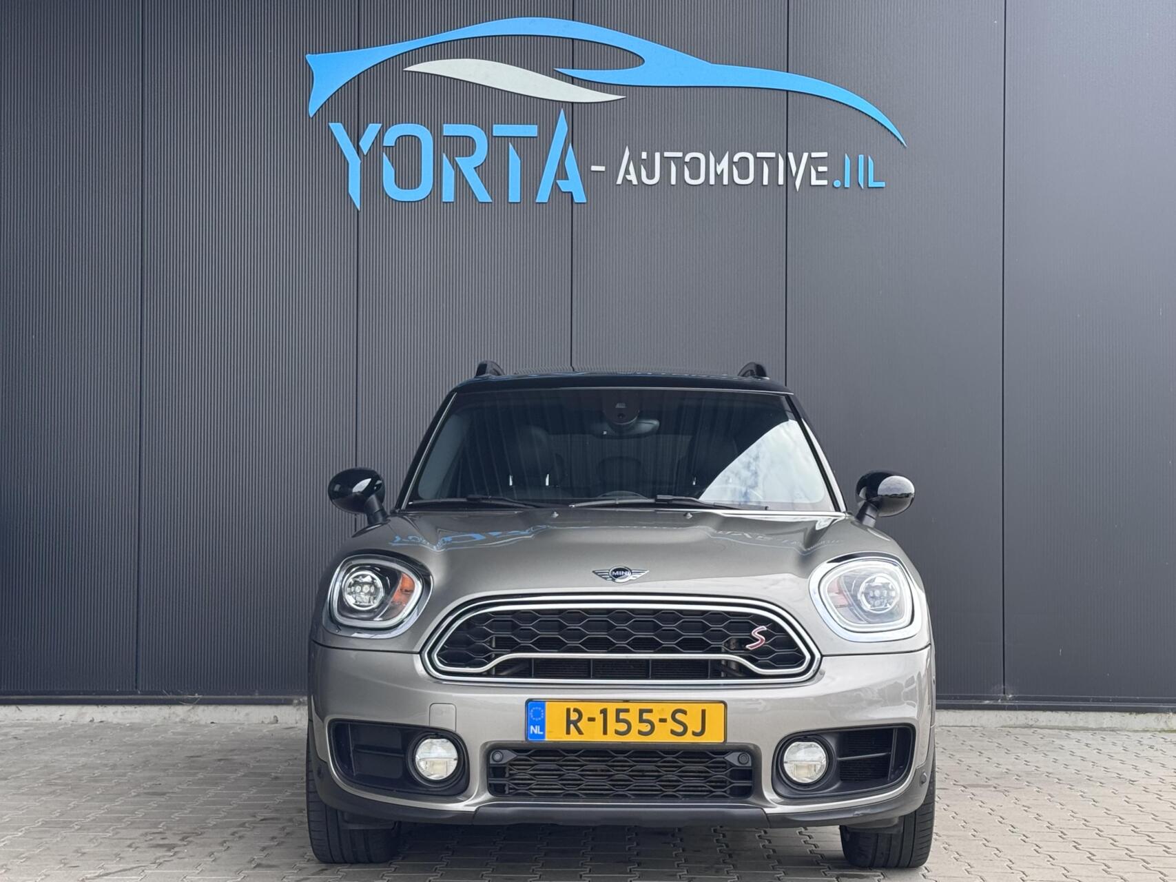 Foto van Mini Countryman Cooper S All4
