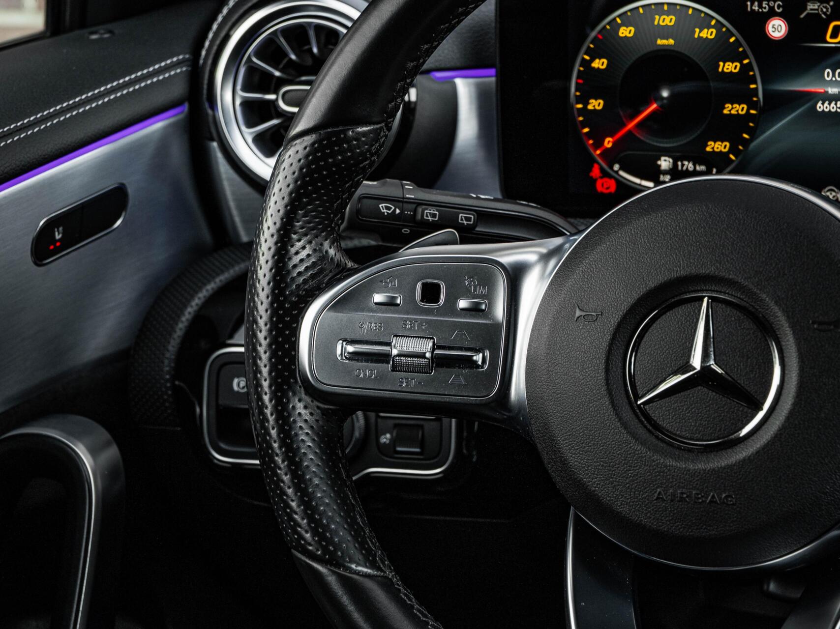 Foto van Mercedes-Benz A 200