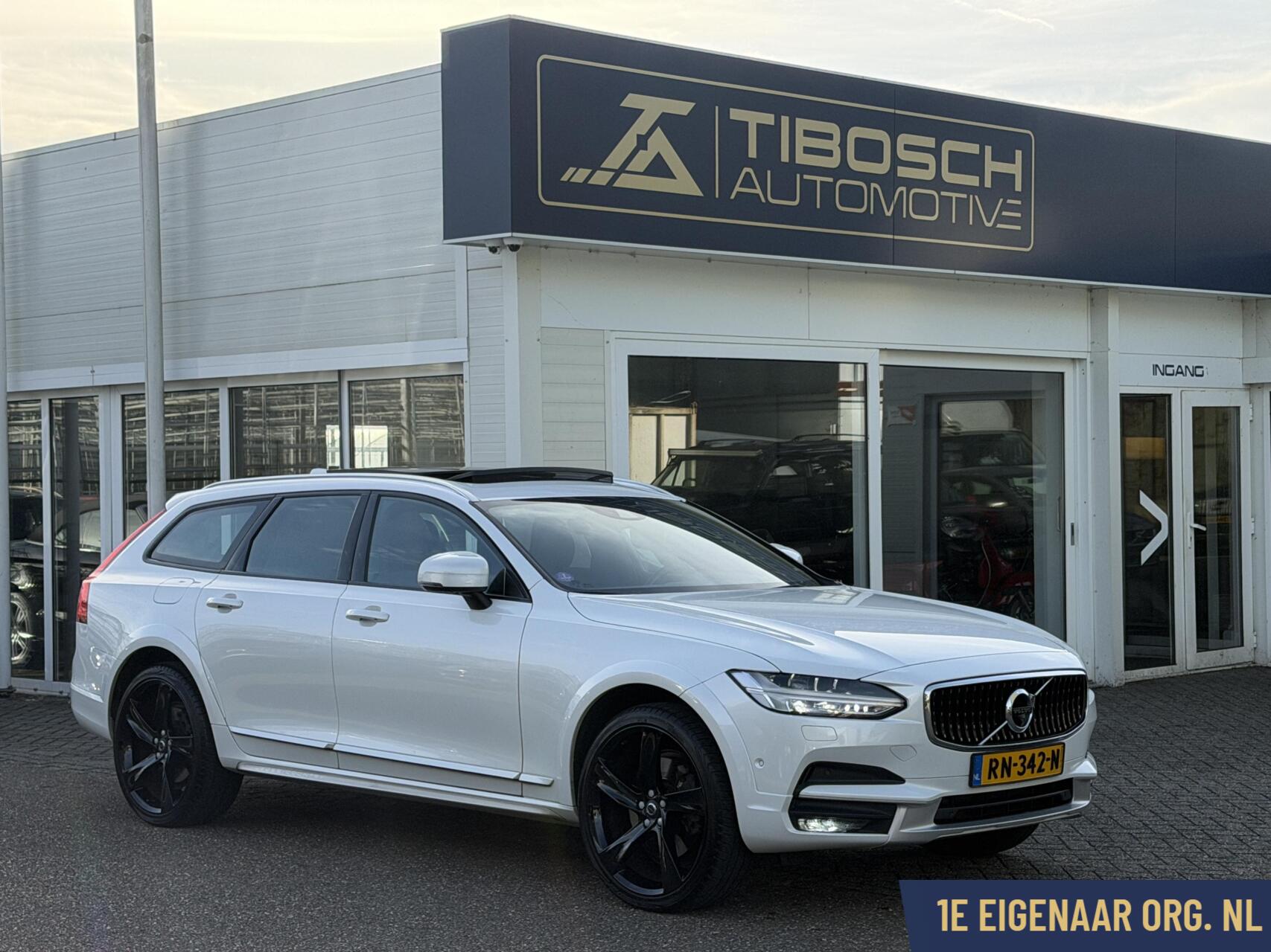 Foto van Volvo V90 Cross Country
