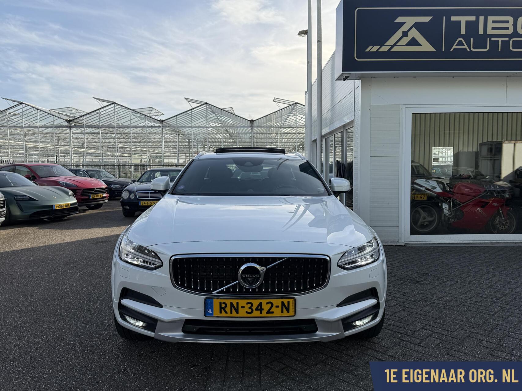 Foto van Volvo V90 Cross Country