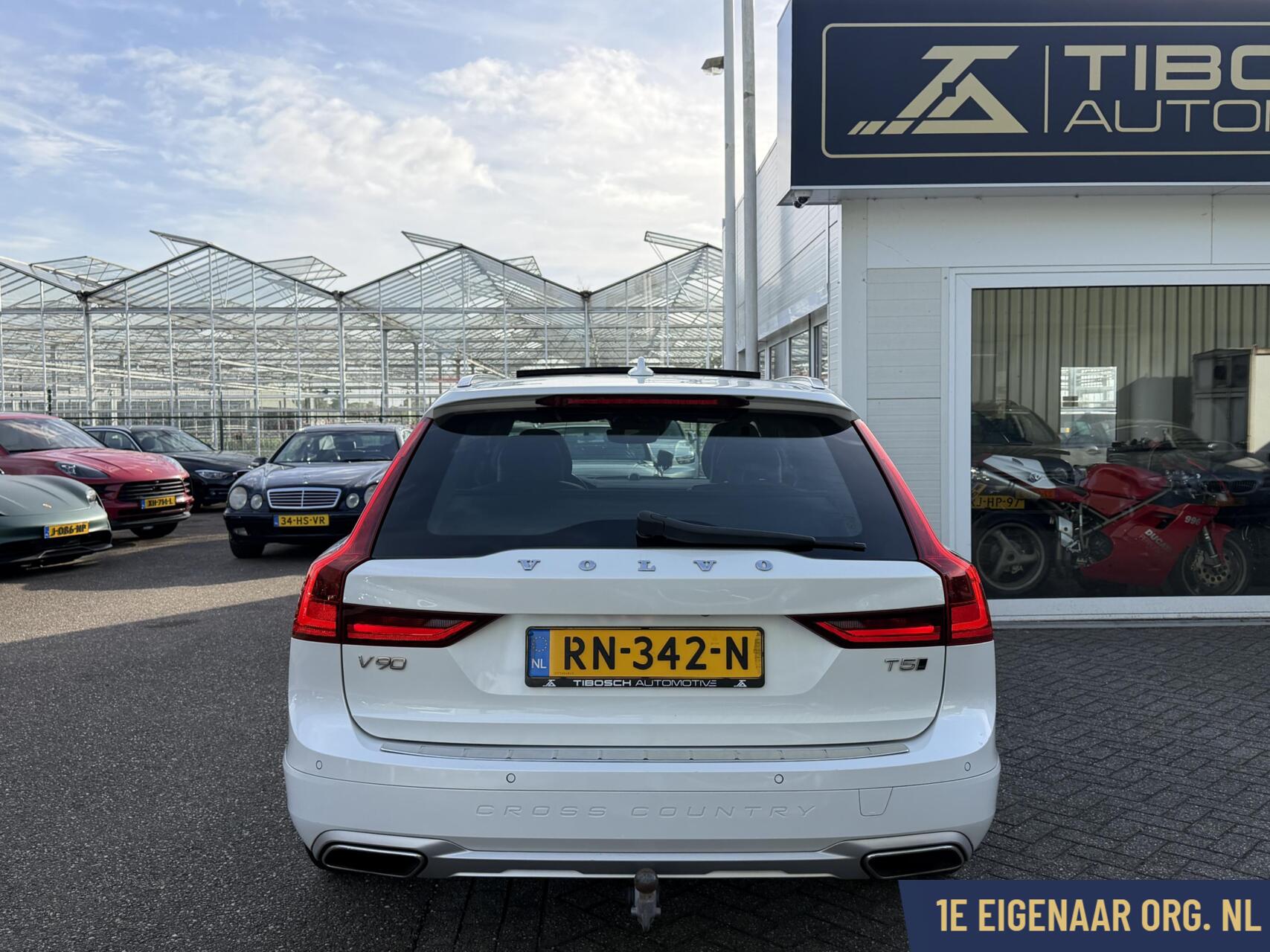 Foto van Volvo V90 Cross Country