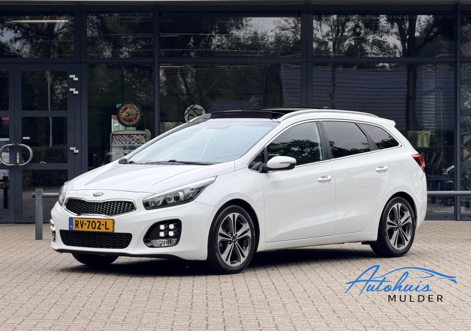 Kia Cee'd Sportswagon 1.0 T-GDi GT-Line Summer Edition | Pano | Stoelverwarming | Camera | Navigatie | Apple-CarPlay 2018 - voorkant
