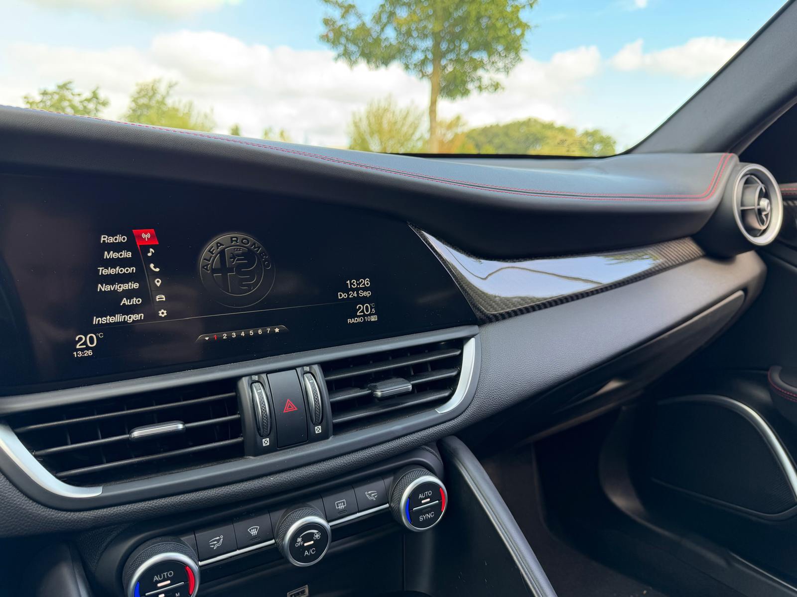 Foto van Alfa Romeo Giulia Quadrifoglio
